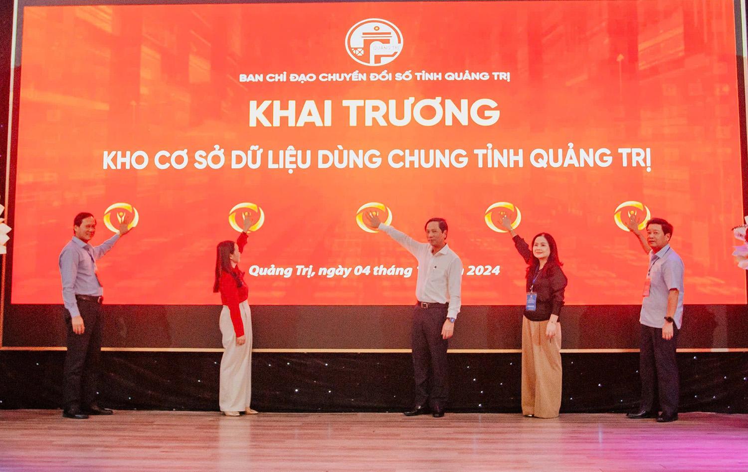 Hội thảo Chuyển đổi số tỉnh Quảng Trị năm 2024 và khai trương Kho dữ liệu dùng chung tỉnh Quảng Trị